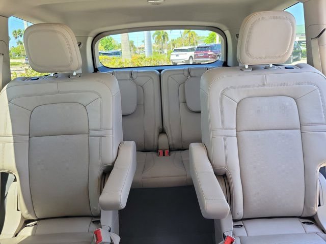 Used 2021 Lincoln Aviator Reserve w/ Elements Package Plus AWD/4WD image 18