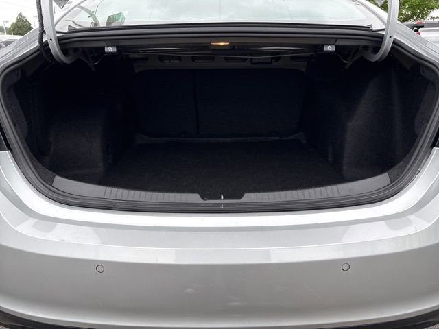 Used 2020 Chevrolet Malibu LT FWD image 31