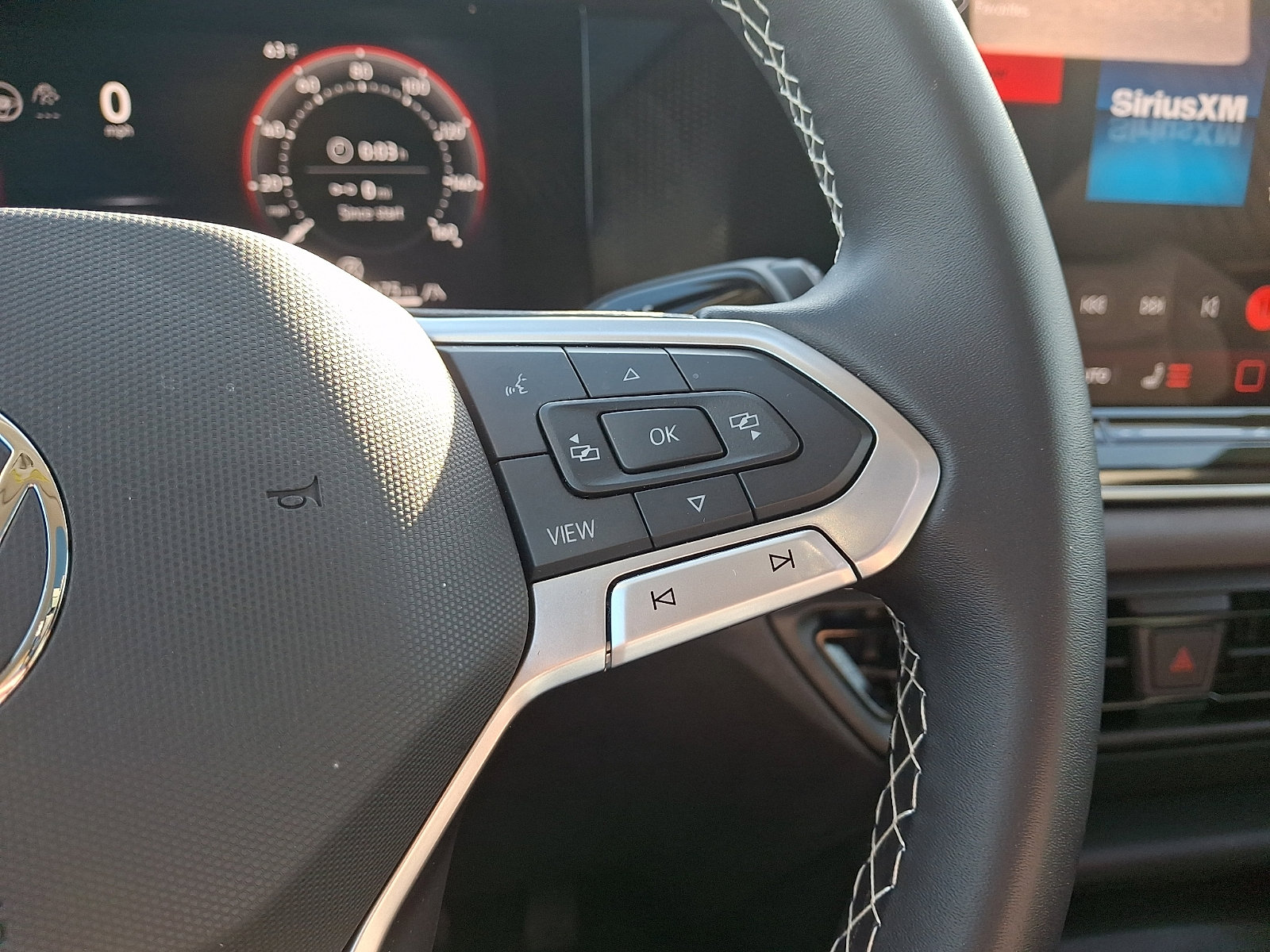 Certified 2025 Volkswagen Tiguan SE image 20