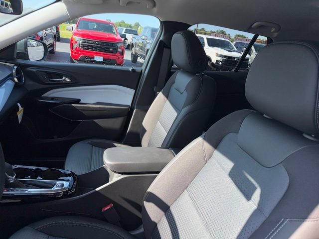 New 2026 Chevrolet Trax LT w/ LT Convenience Package FWD image 10