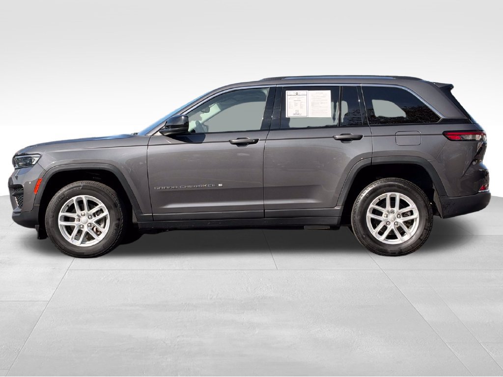 Used 2023 Jeep Grand Cherokee Laredo X AWD/4WD image 4