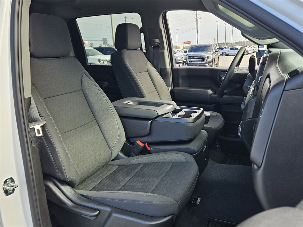 Used 2026 Chevrolet Silverado 2500 Custom w/ Custom Value Package image 15