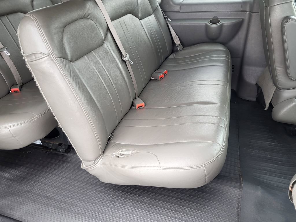 Used 2023 Chevrolet Express 3500 LS RWD image 5