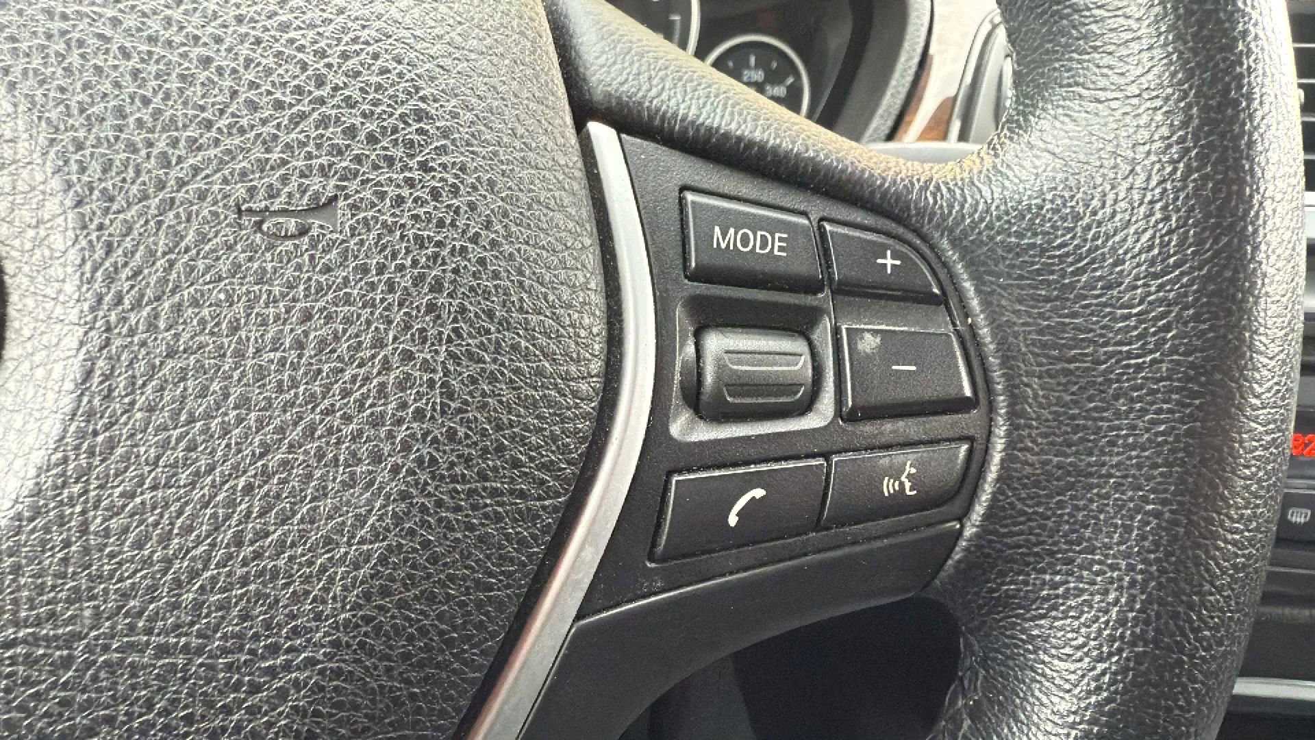 Used 2015 BMW 328i xDrive Sedan AWD/4WD image 11