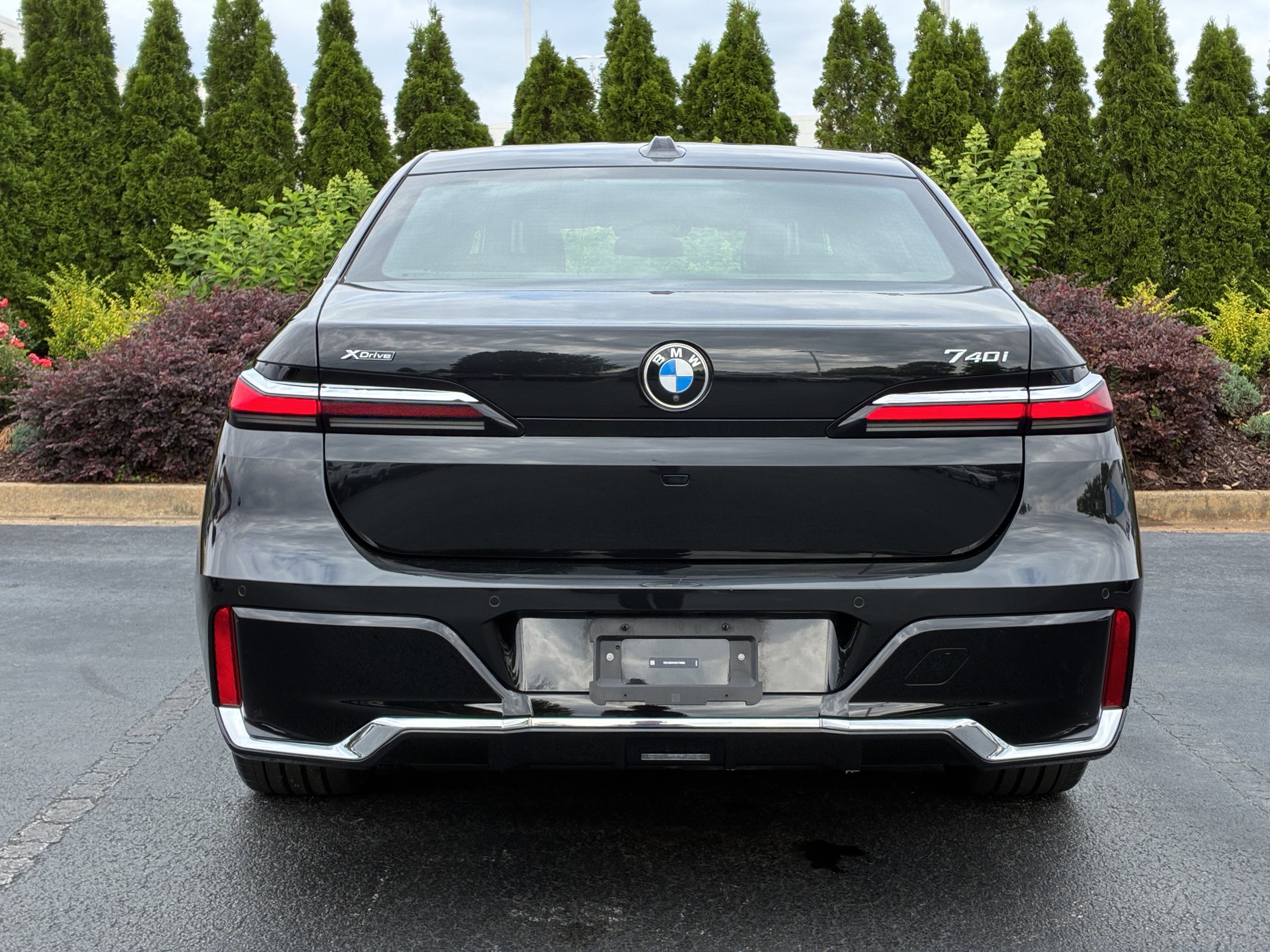 Used 2025 BMW 740i xDrive AWD/4WD image 8