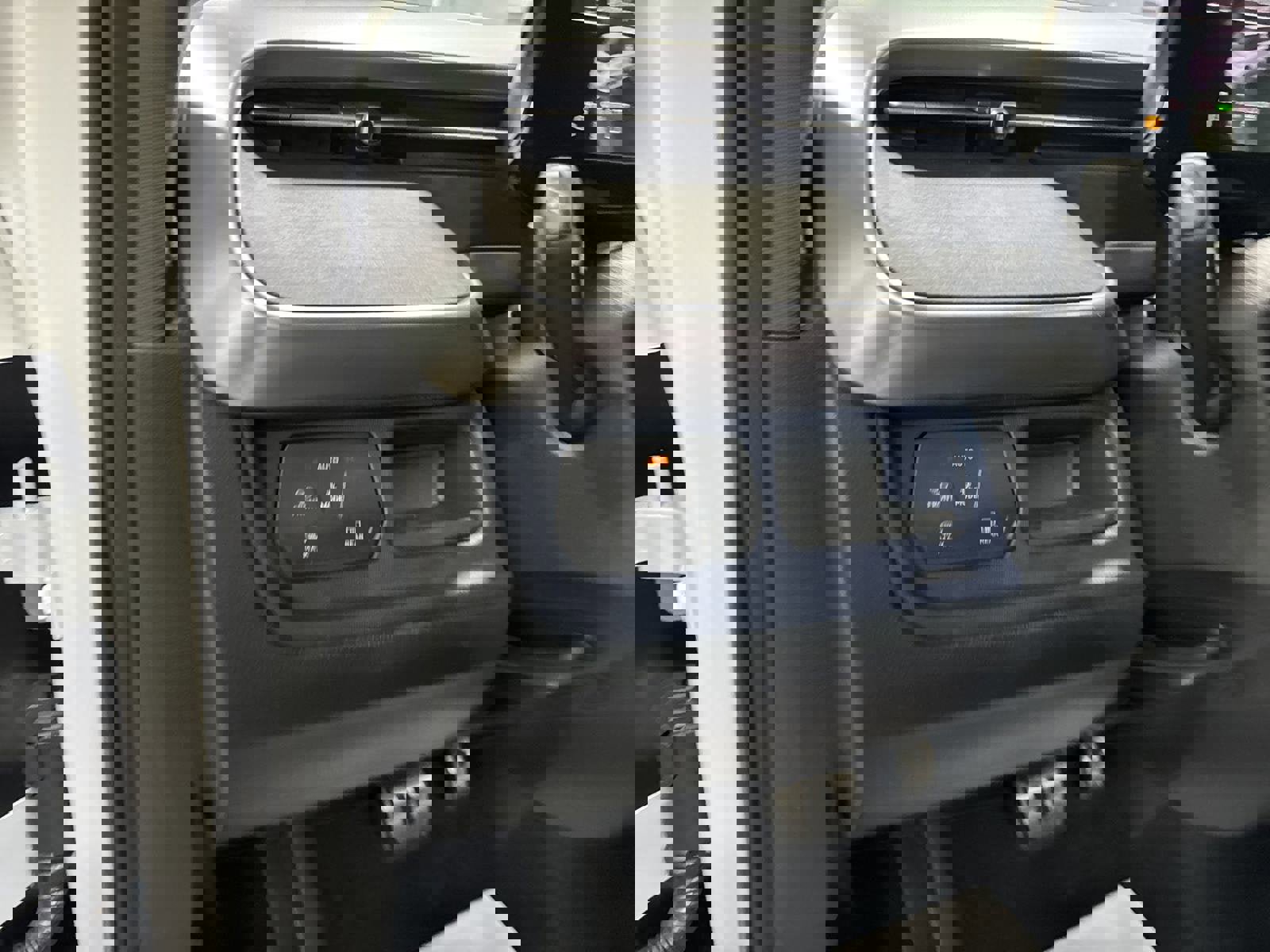 New 2025 Volkswagen ID. Buzz Pro S image 17