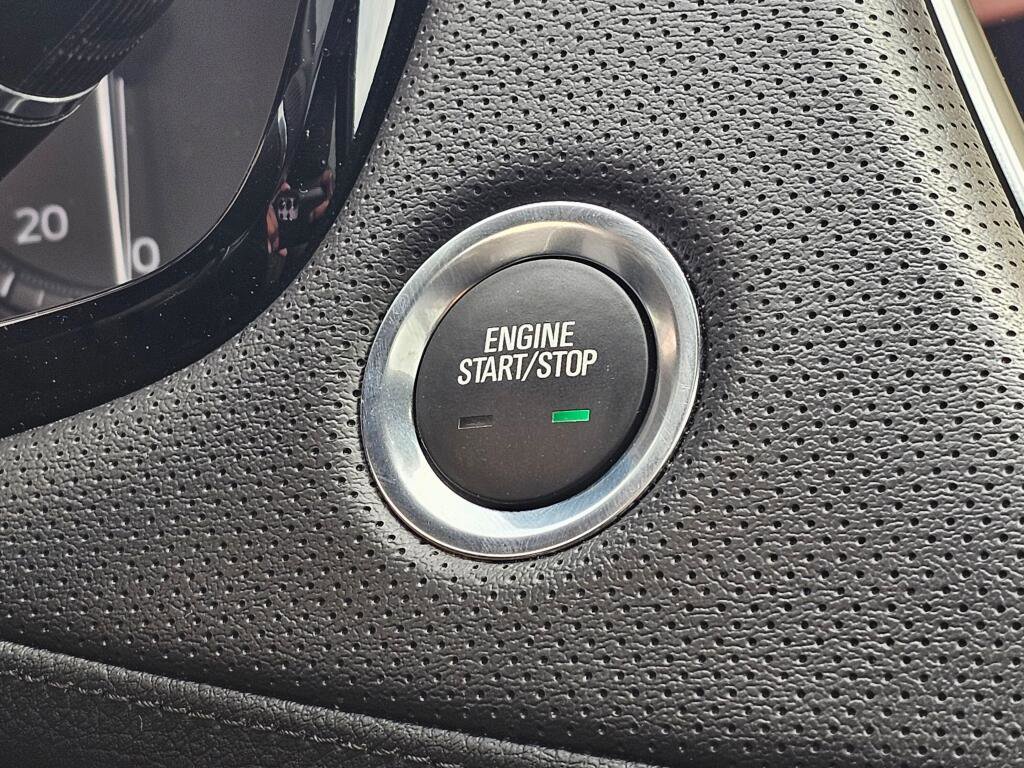 Certified 2023 Cadillac XT5 Sportv w/ Technology Package image 39