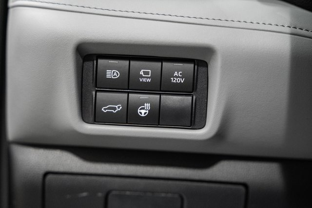 New 2025 Toyota Highlander Platinum image 42