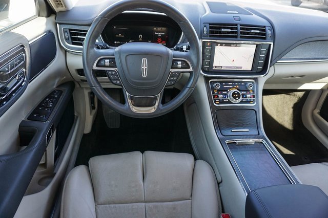 Used 2019 Lincoln Continental Select image 13
