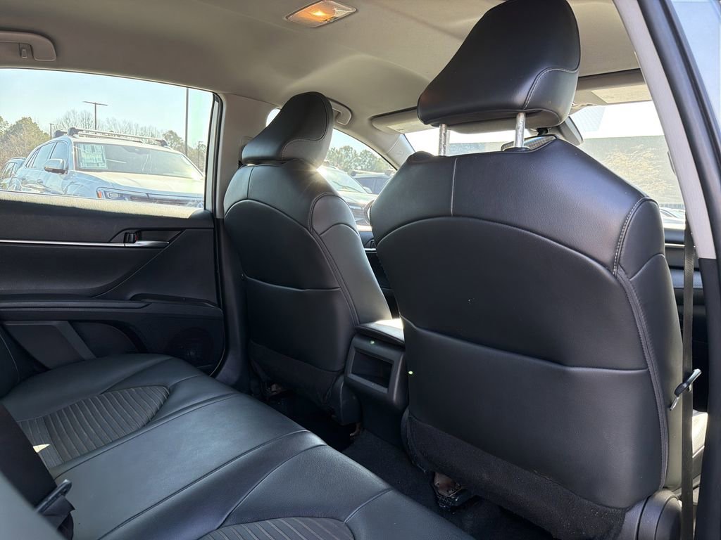 Used 2022 Toyota Camry SE image 17