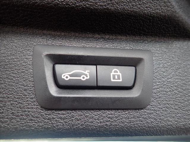 Used 2017 BMW X5 xDrive40e image 8