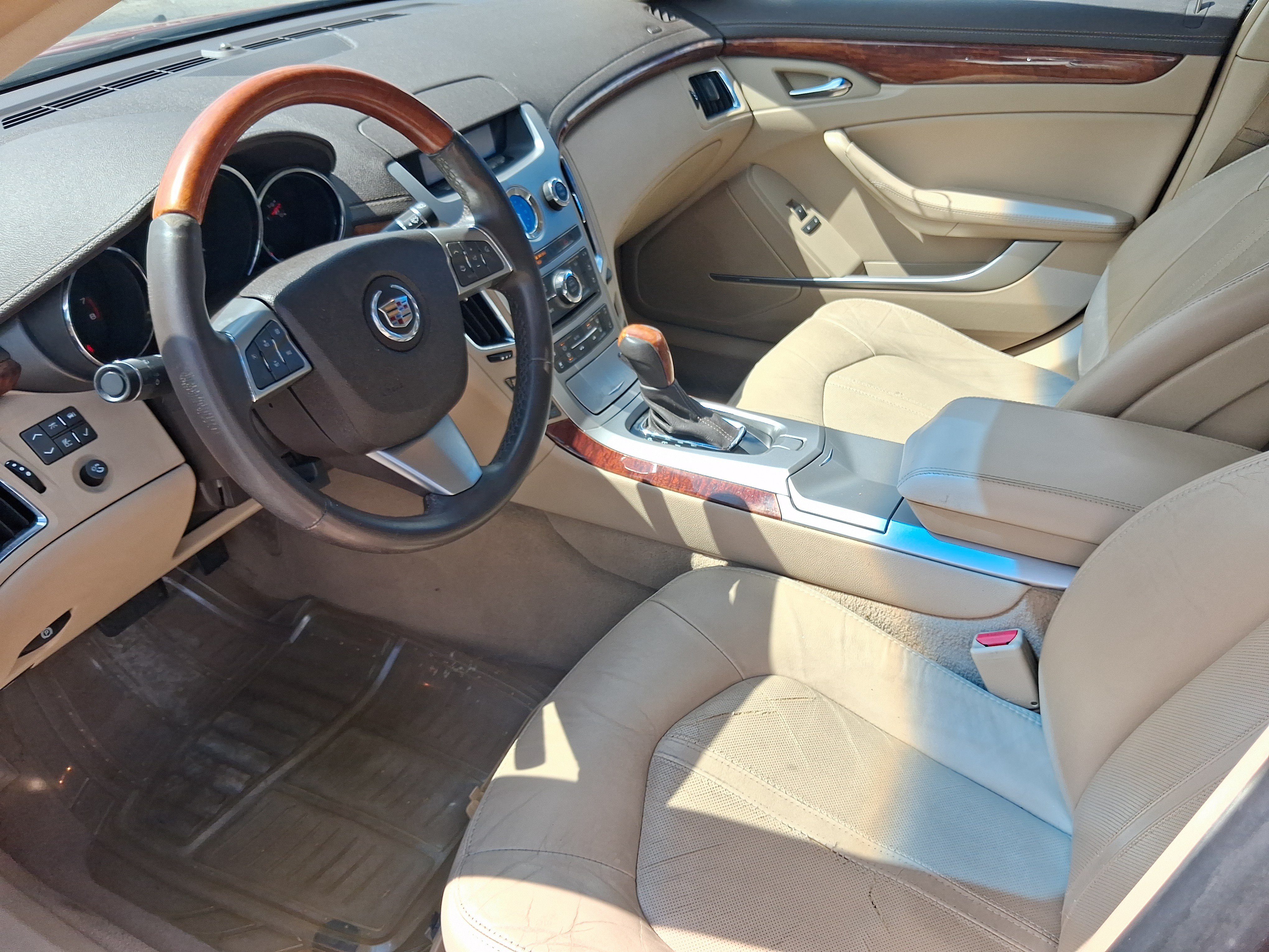Used 2011 Cadillac CTS Luxury RWD image 9