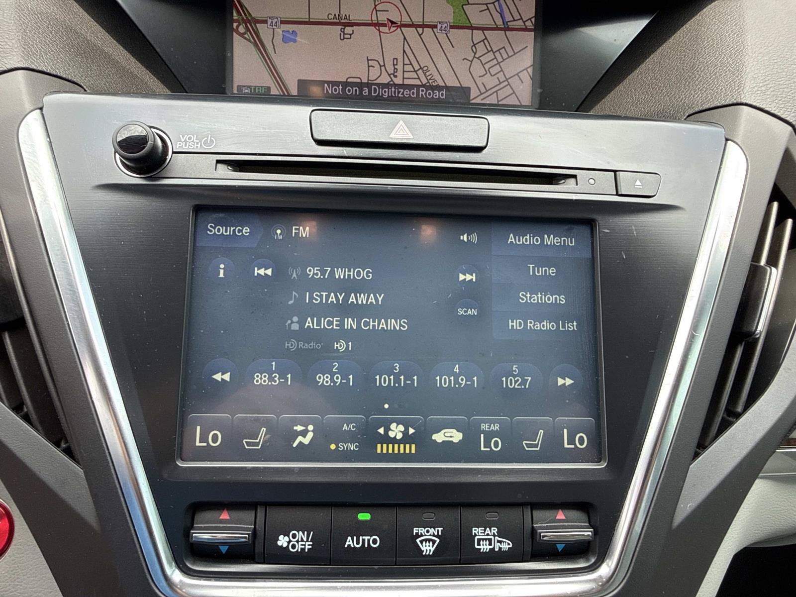 Used 2018 Acura MDX SH-AWD w/ Technology Package image 26