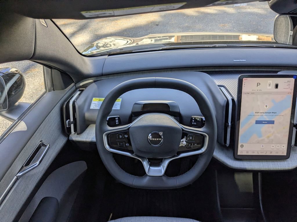 New 2025 Volvo EX30 Ultra w/ Climate Package image 17