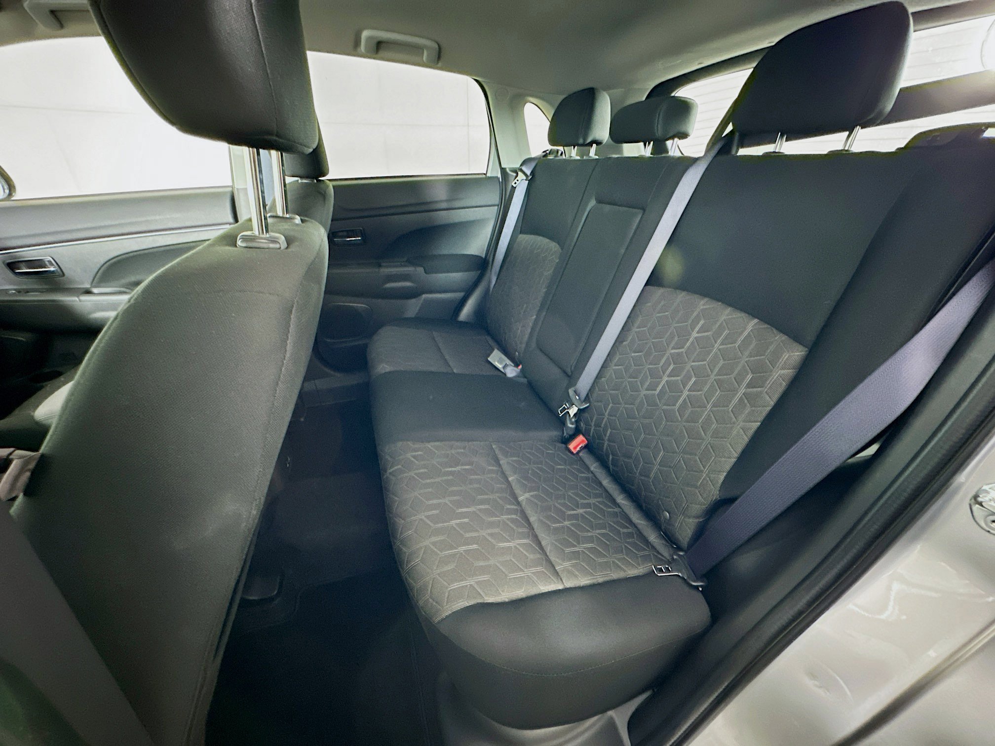 Used 2025 Mitsubishi Outlander Sport LE AWD/4WD image 24