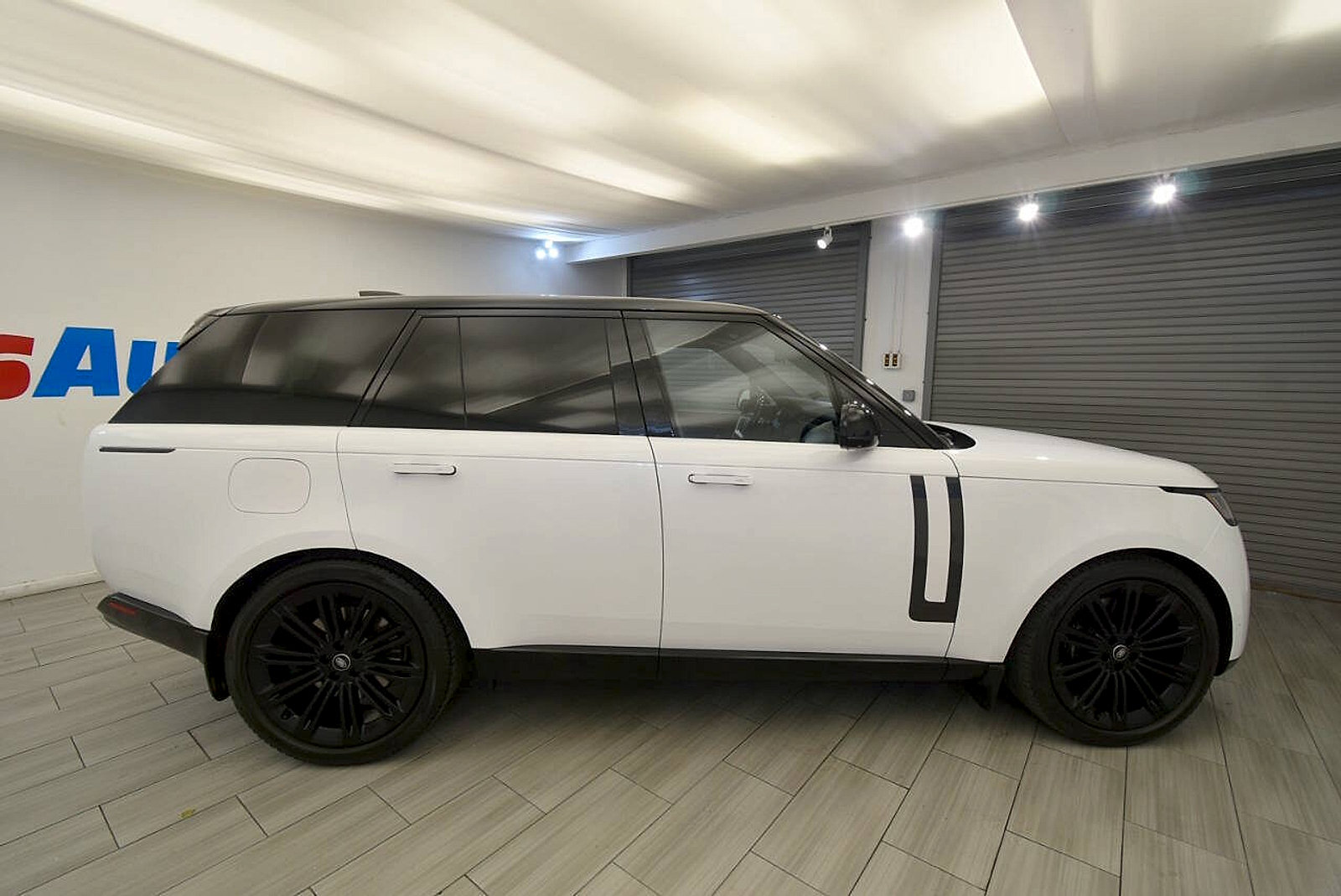 Used 2023 Land Rover Range Rover SE AWD/4WD image 6