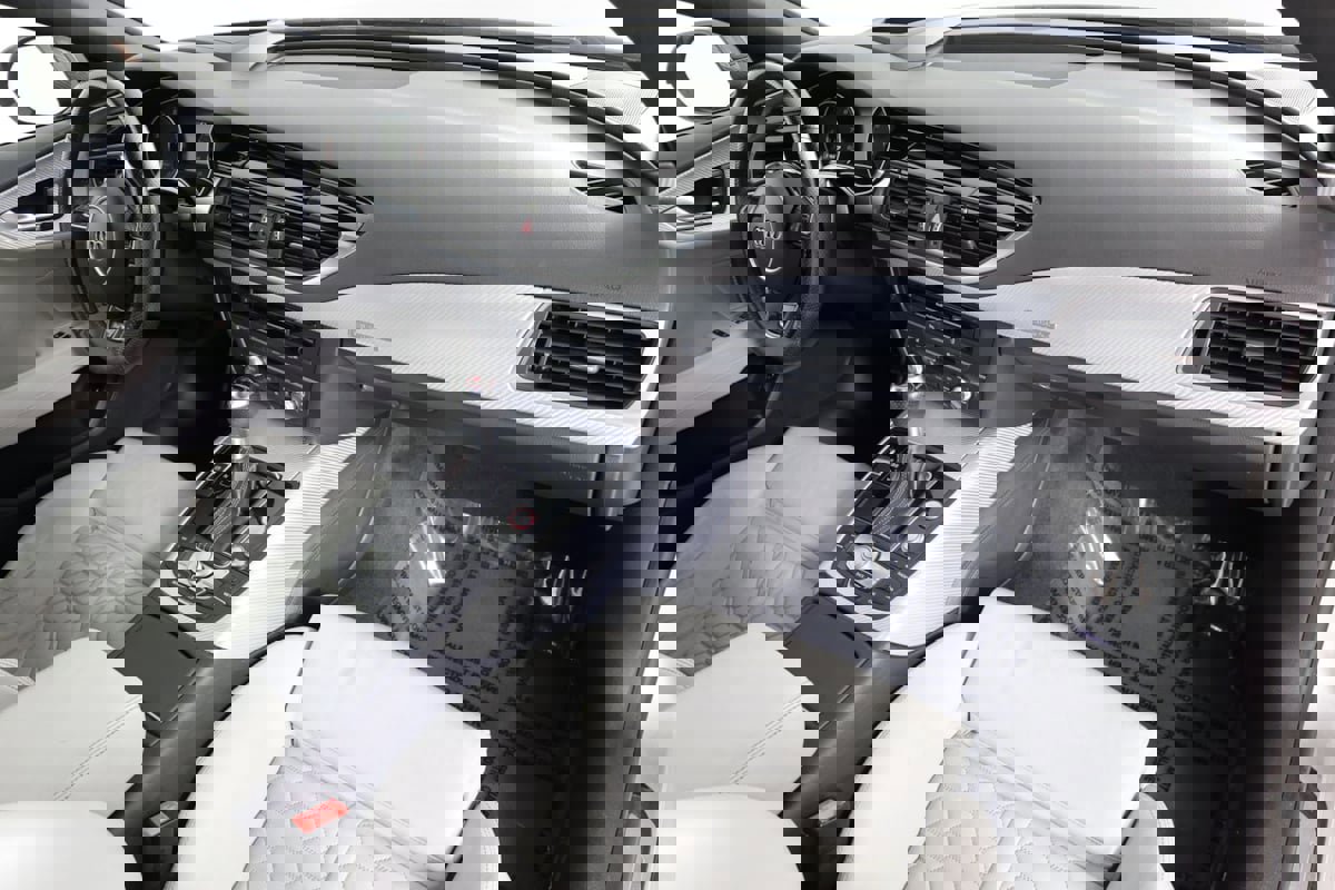 Used 2017 Audi RS 7 Performance w/ Driver Assistance Package image 39