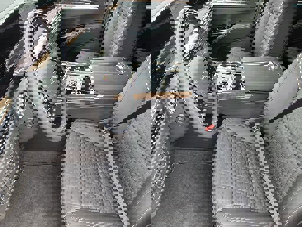 New 2026 Cadillac Escalade ESV Platinum Sport w/ LPO, ONYX Package image 7