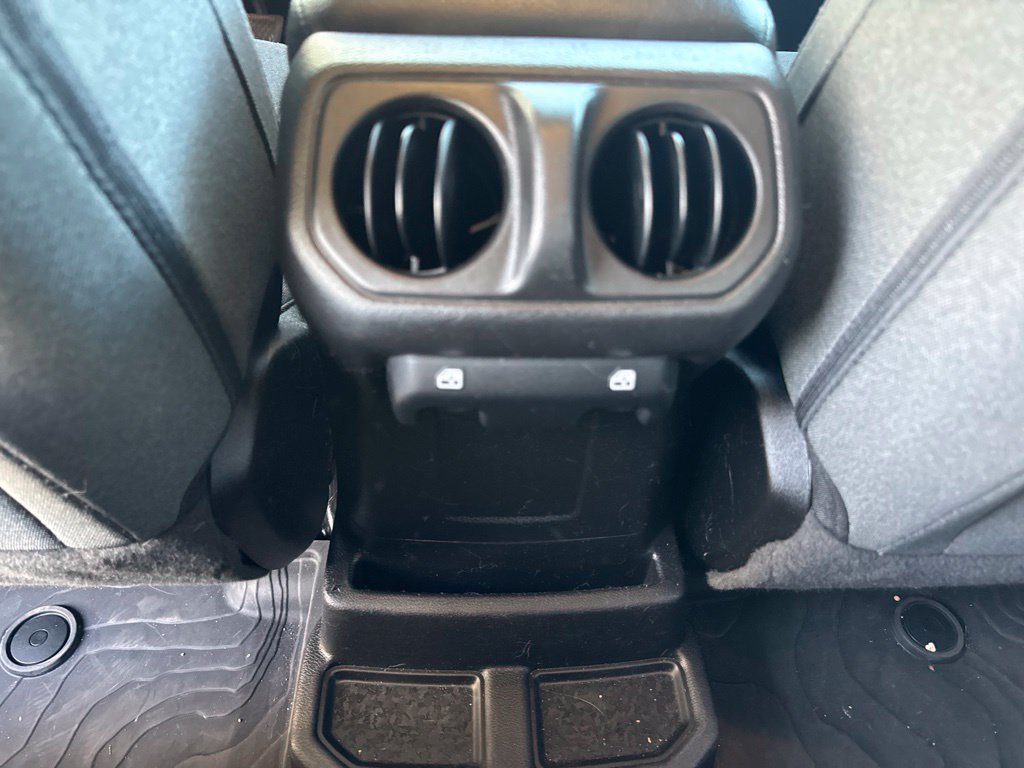 Used 2024 Jeep Wrangler Unlimited AWD/4WD image 16