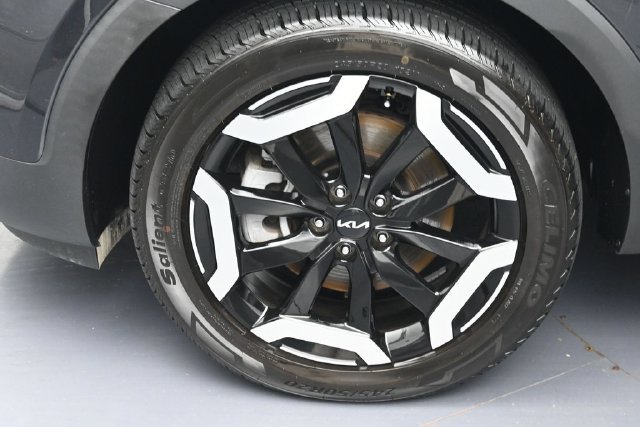 Used 2025 Kia Telluride S FWD image 5