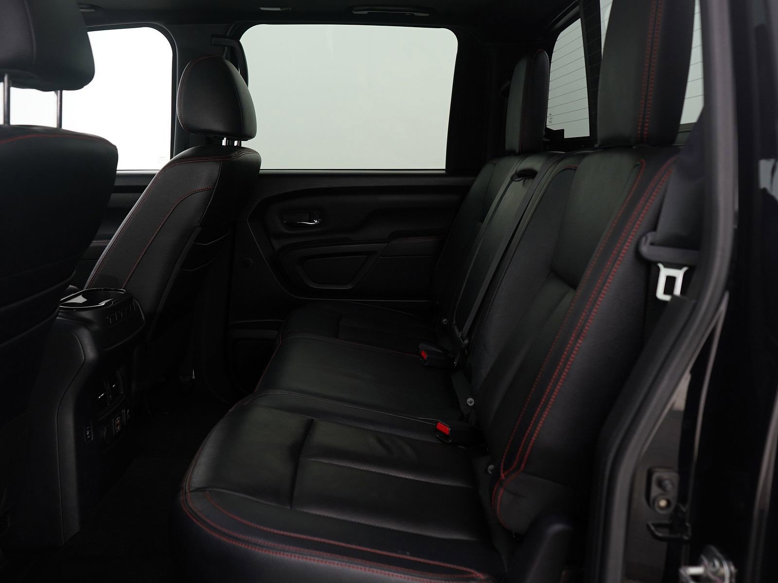 Used 2020 Nissan Titan PRO-4X w/ Pro-4x Convenience Package image 14