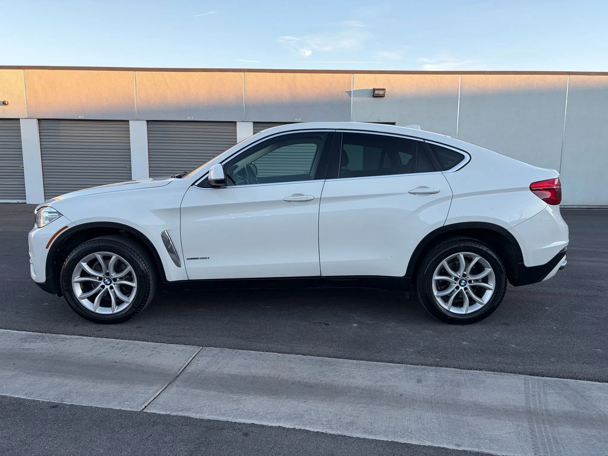 Used 2016 BMW X6 sDrive35i w/ Driver Assistance Package RWD image 3