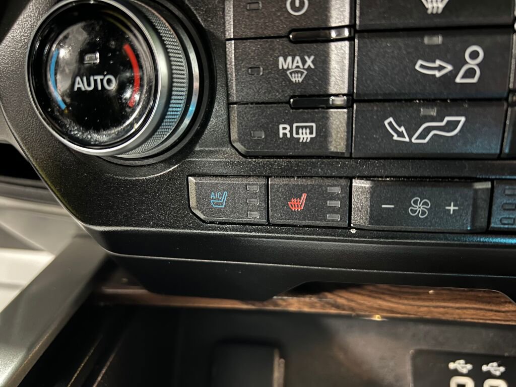 Used 2016 Ford F150 Lariat w/ Equipment Group 502A Luxury image 15