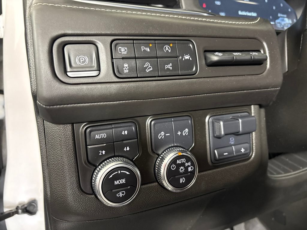 Used 2023 GMC Yukon Denali Ultimate AWD/4WD image 24