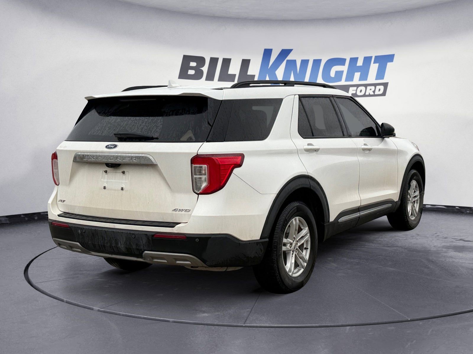 Used 2022 Ford Explorer XLT w/ Equipment Group 202A image 5