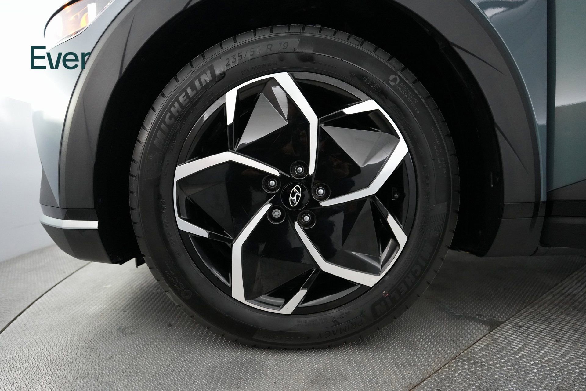 Used 2024 Hyundai Ioniq 5 SEL image 17