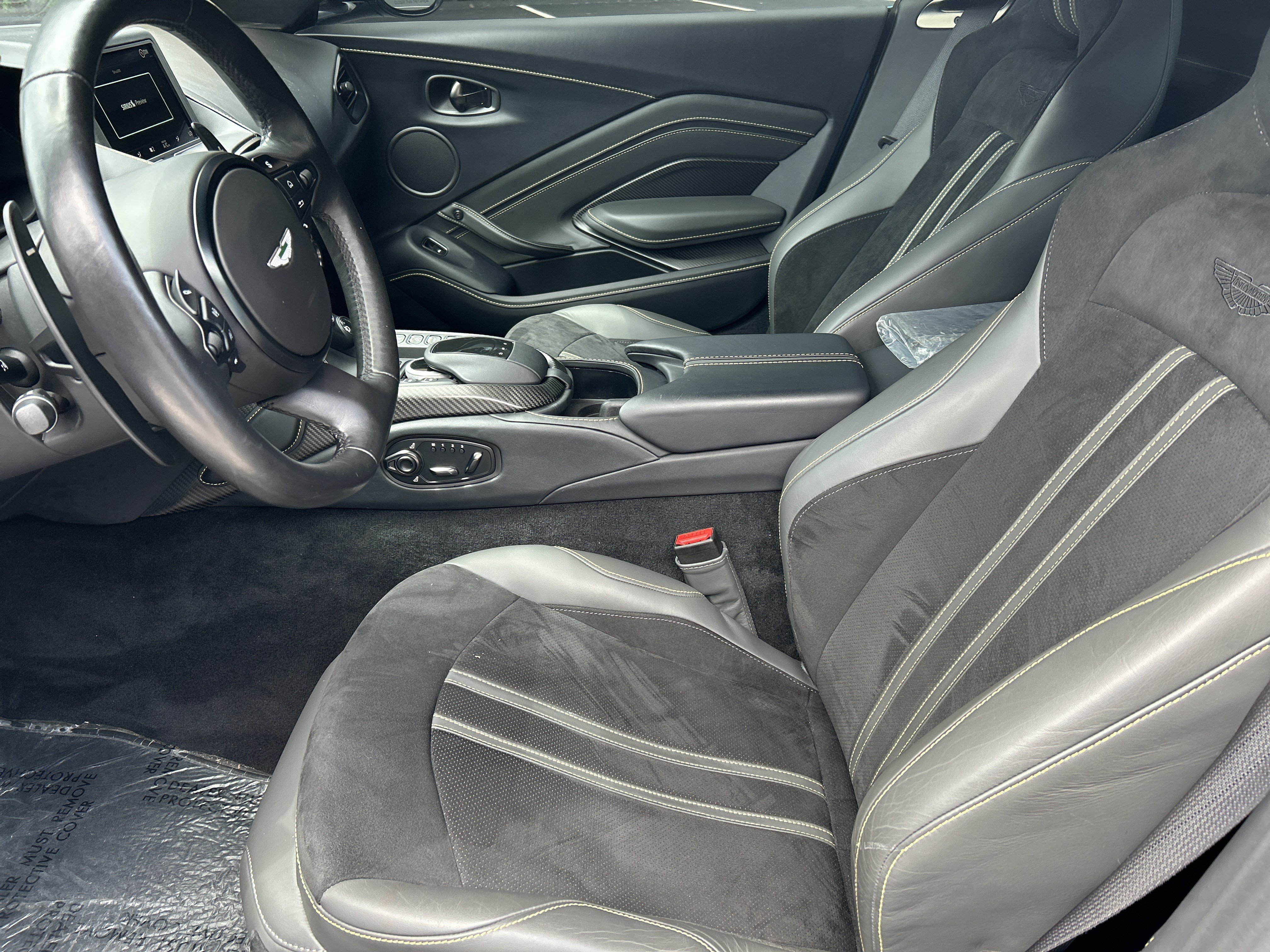Used 2023 Aston Martin V8 Vantage Coupe RWD image 16