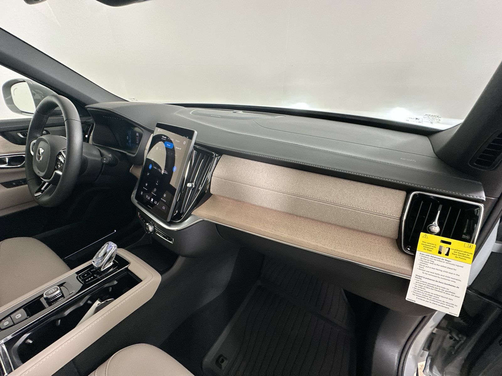 New 2026 Volvo XC90 T8 Plus w/ Protection Package Premier AWD/4WD image 45