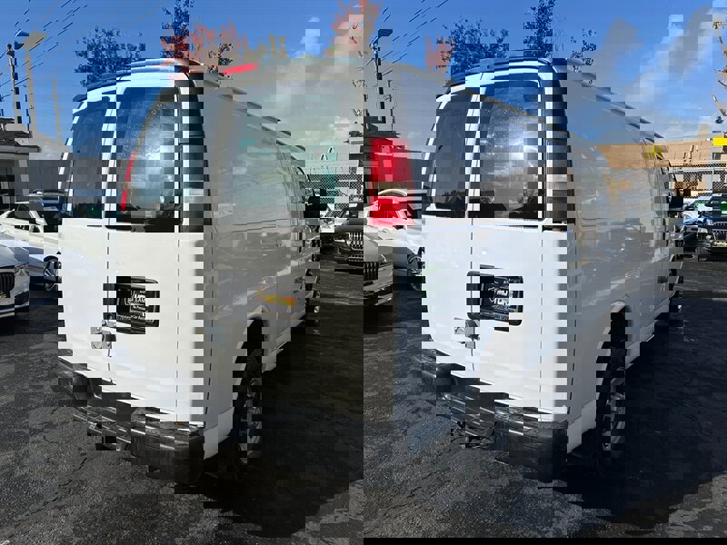 Used 2012 Chevrolet Express 2500 Extended image 5