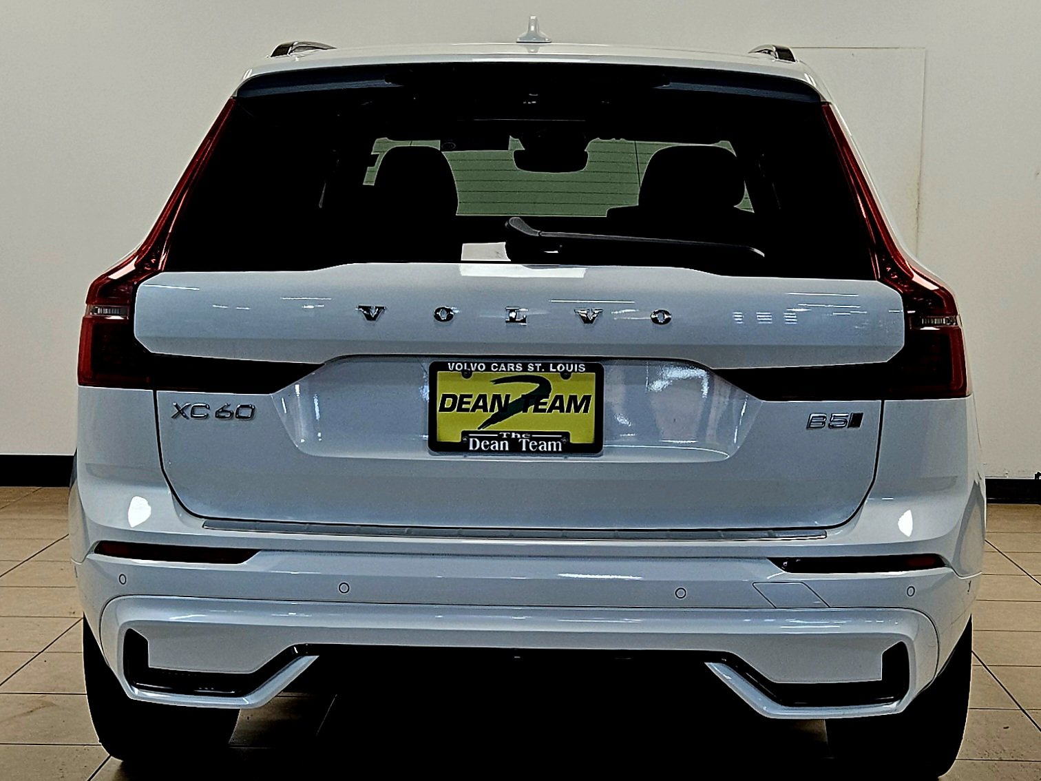 New 2026 Volvo XC60 B5 Plus w/ Climate Package image 9