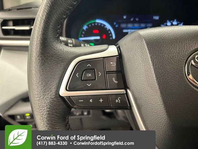 Used 2025 Toyota Sienna XLE image 23