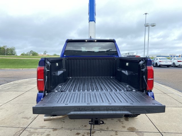 Used 2025 Toyota Tacoma SR5 AWD/4WD image 26
