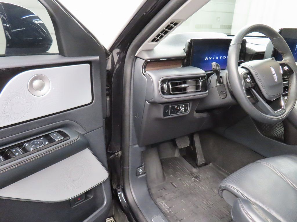 Used 2025 Lincoln Aviator Reserve w/ Equipment Group 201A image 56