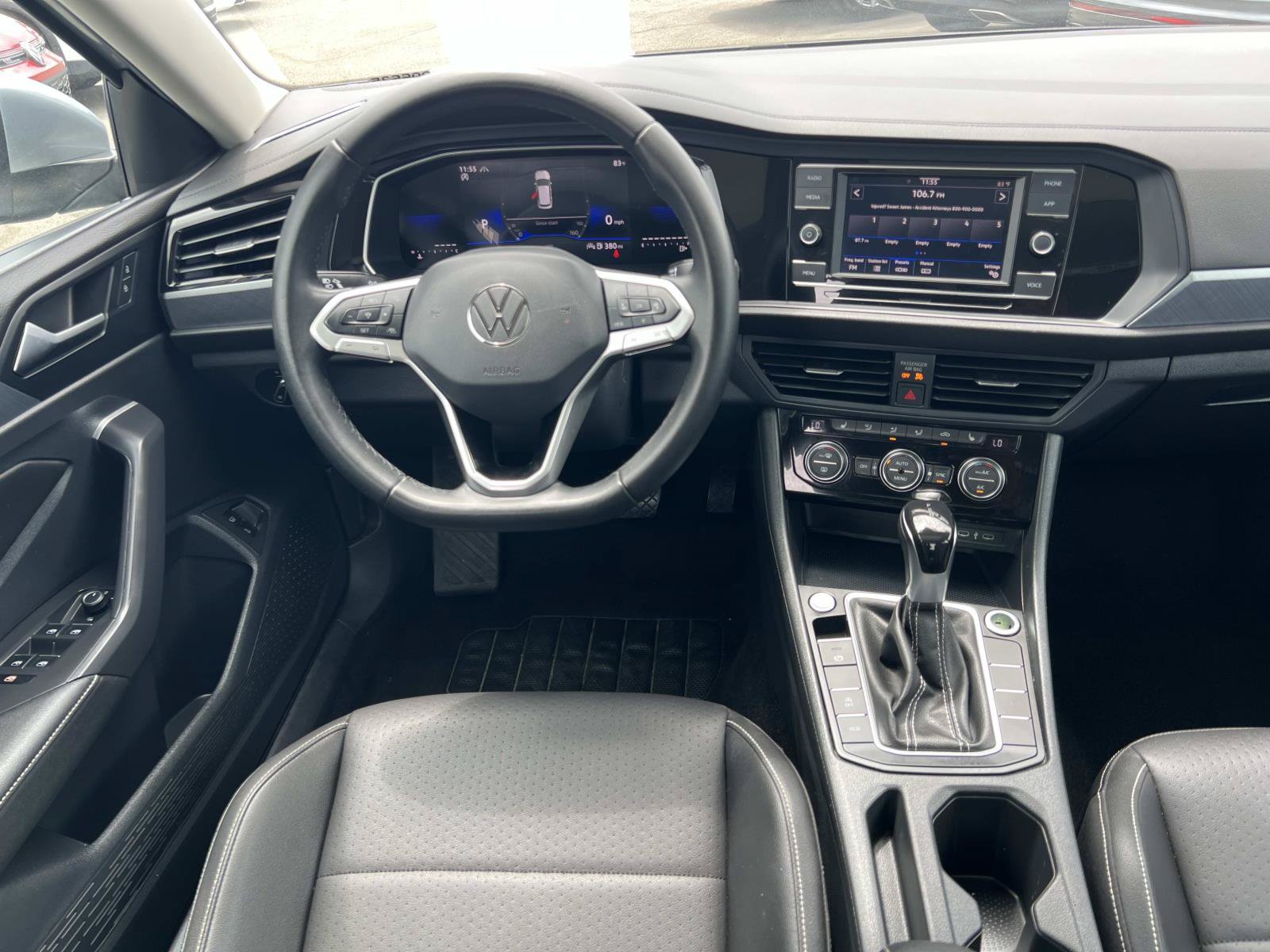 Certified 2024 Volkswagen Jetta SE FWD image 7