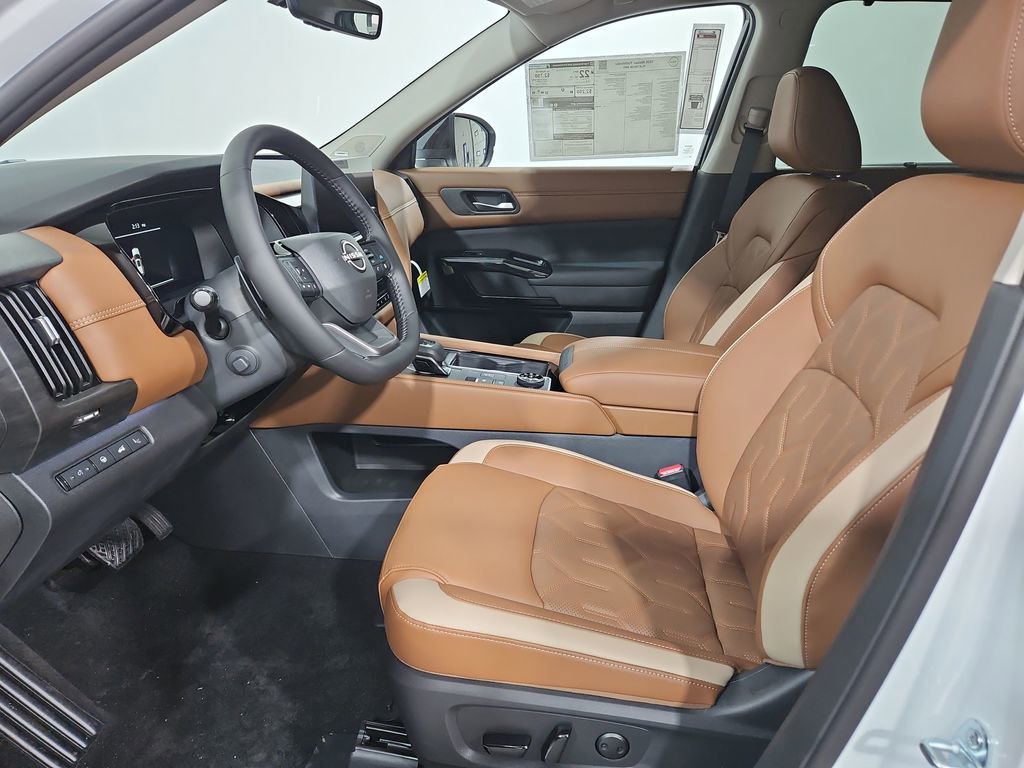 New 2026 Nissan Pathfinder Platinum AWD/4WD image 9