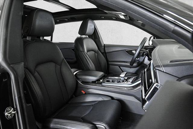 Certified 2025 Audi Q8 Prestige image 22
