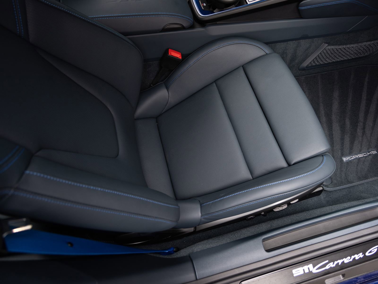 Certified 2024 Porsche 911 Carrera GTS image 32