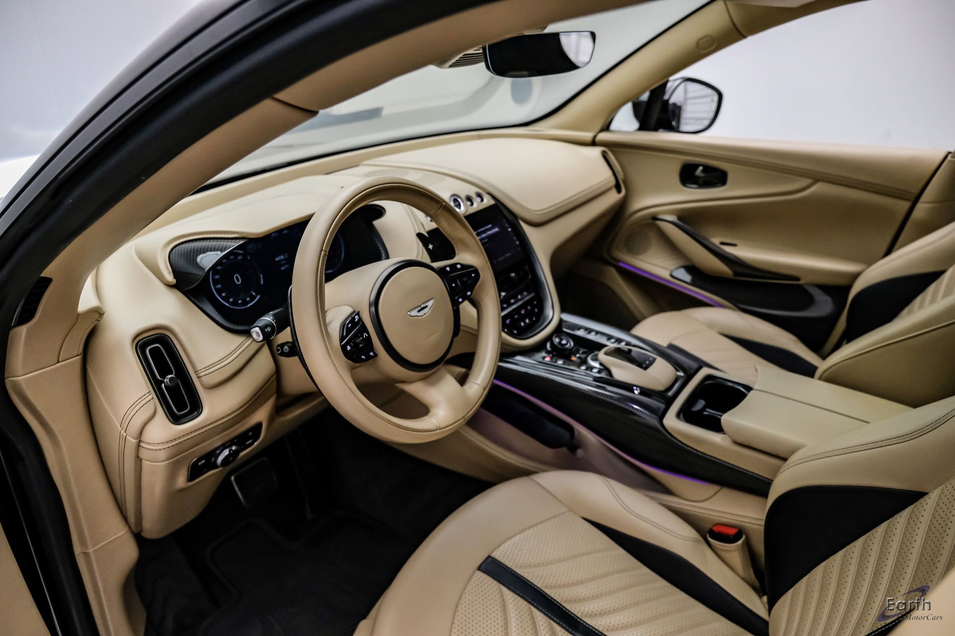 Used 2023 Aston Martin DBX 707 image 2