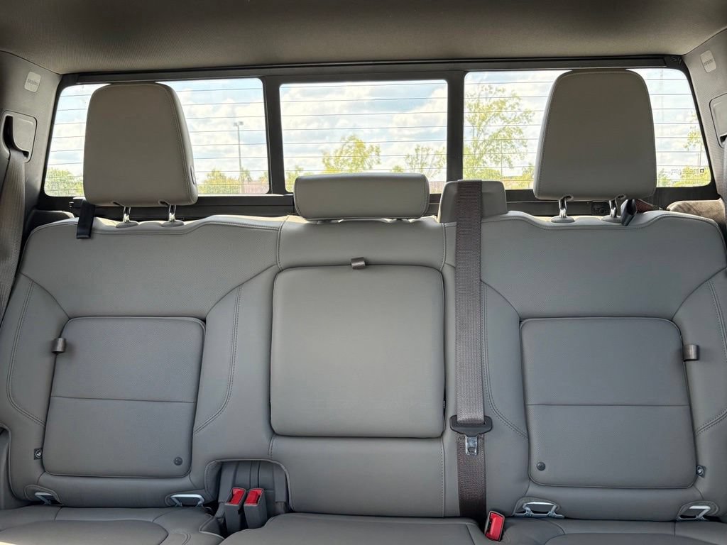 Used 2019 Chevrolet Silverado 1500 LTZ w/ LTZ Convenience Package AWD/4WD image 27