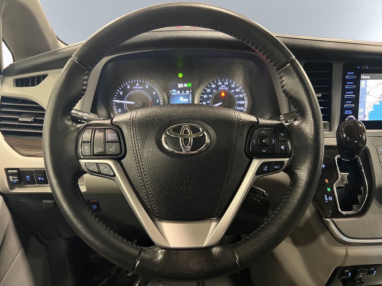 Used 2020 Toyota Sienna XLE Premium AWD/4WD image 16