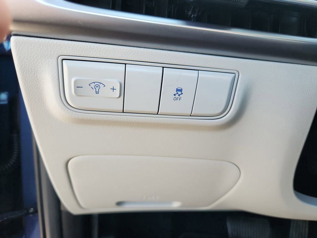 Used 2025 Hyundai Tucson SE image 24