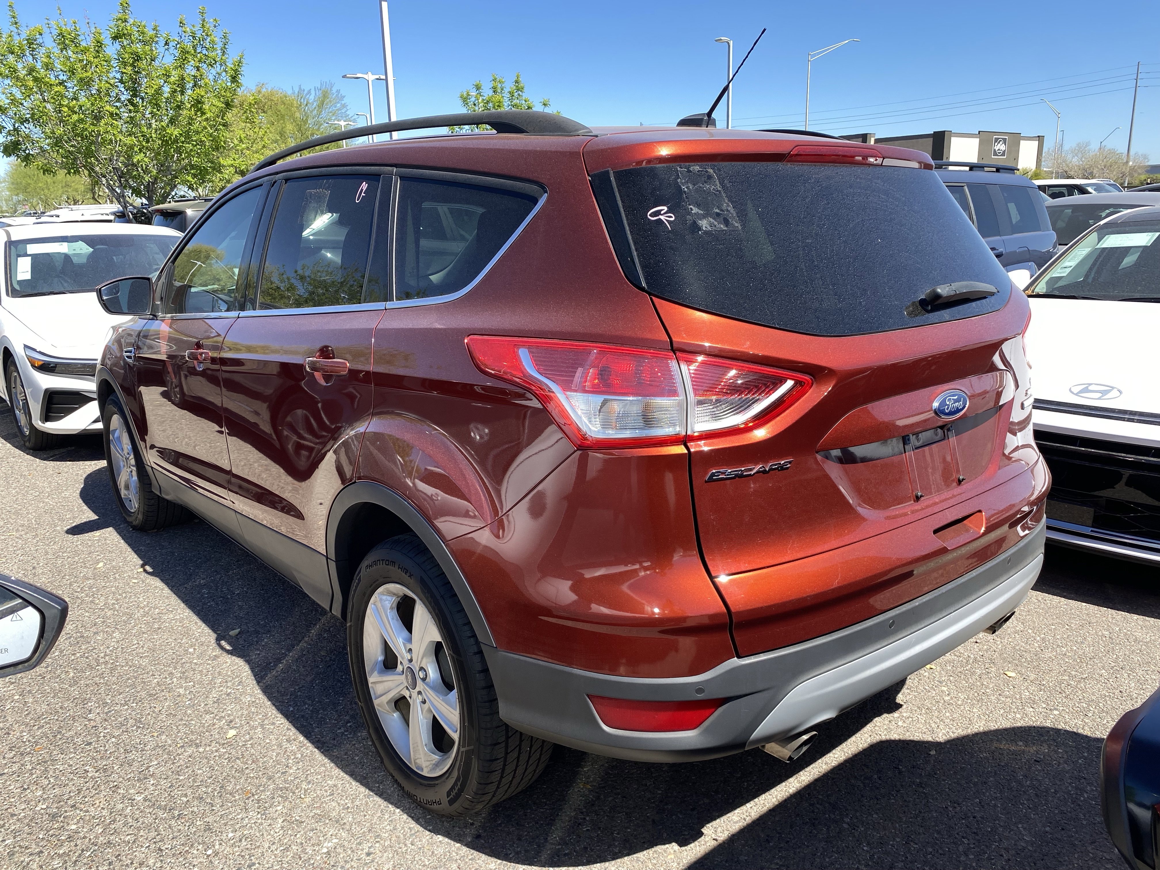 Used 2016 Ford Escape SE w/ Equipment Group 201A image 2