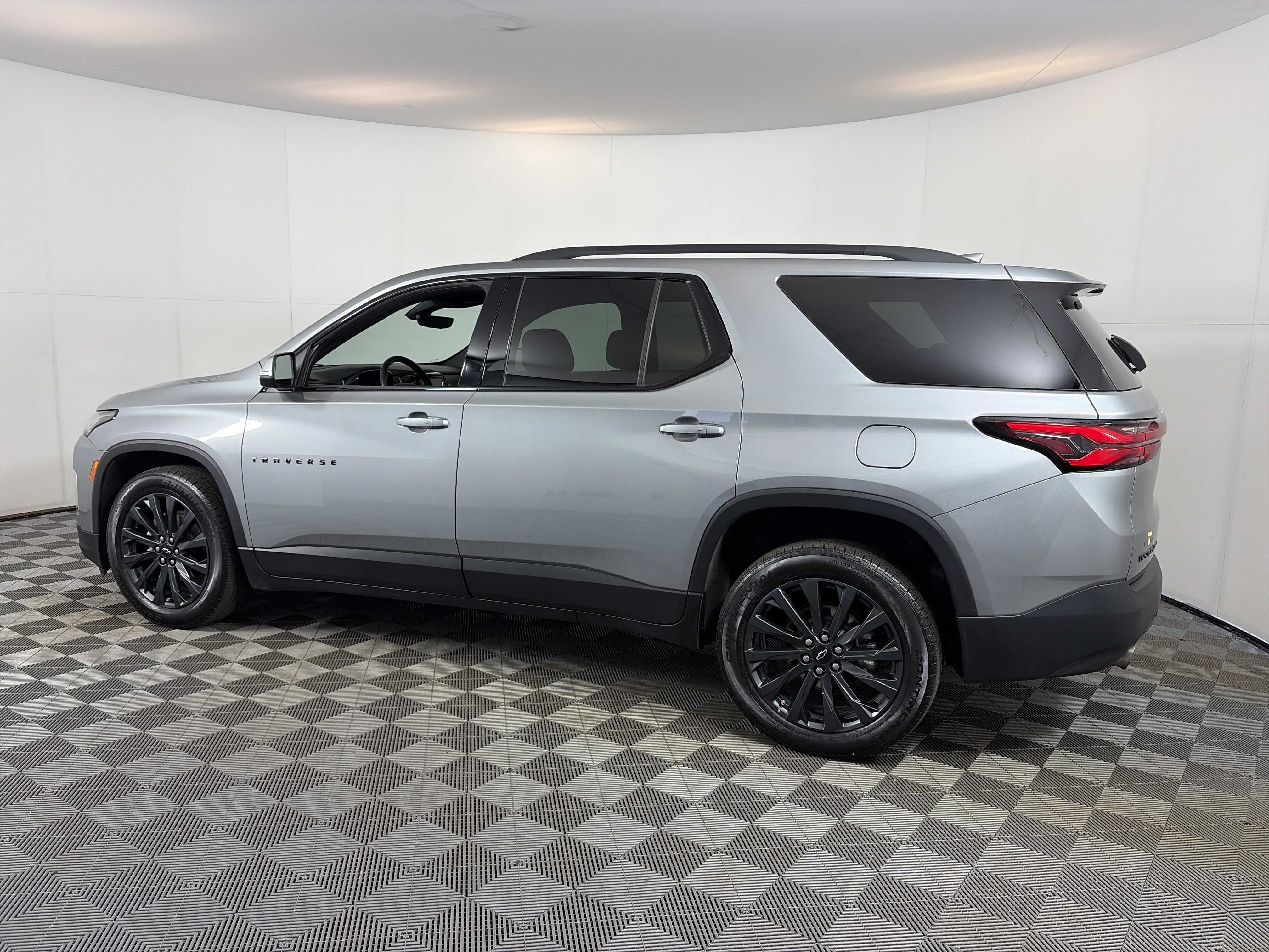 Certified 2023 Chevrolet Traverse RS image 9