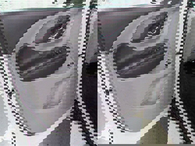 Used 2023 GMC Terrain SLT image 12