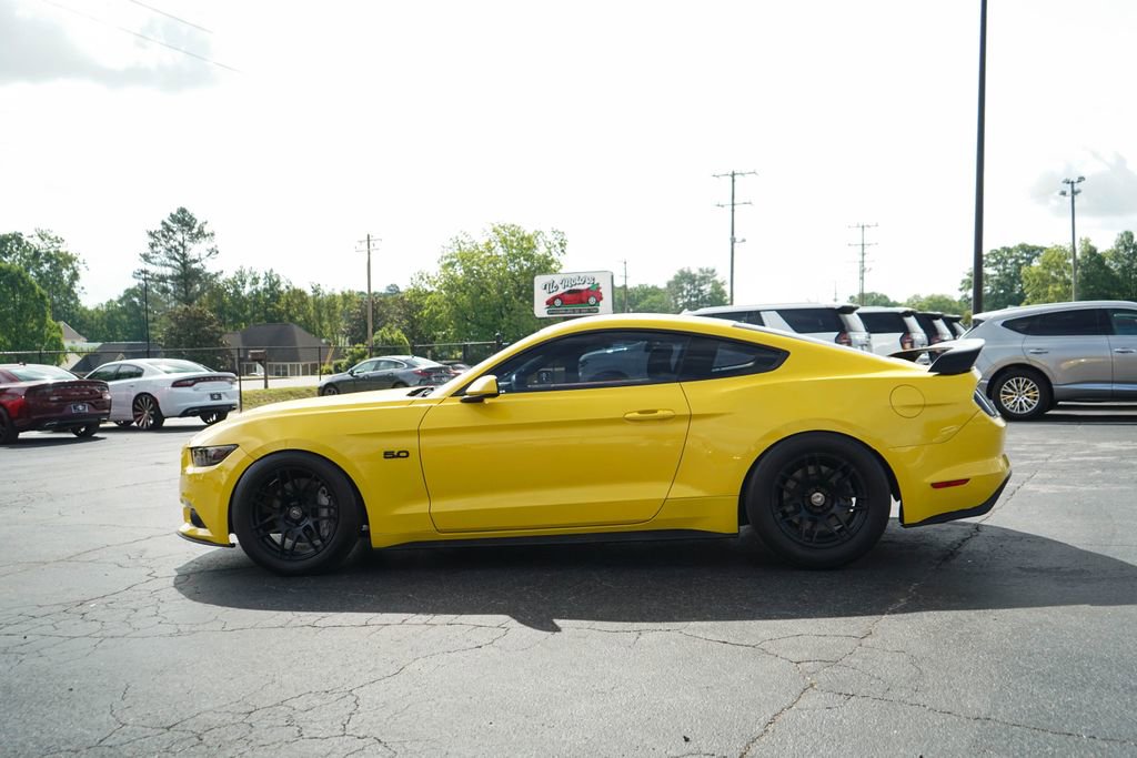 Used 2017 Ford Mustang GT w/ Black Accent Package RWD image 21