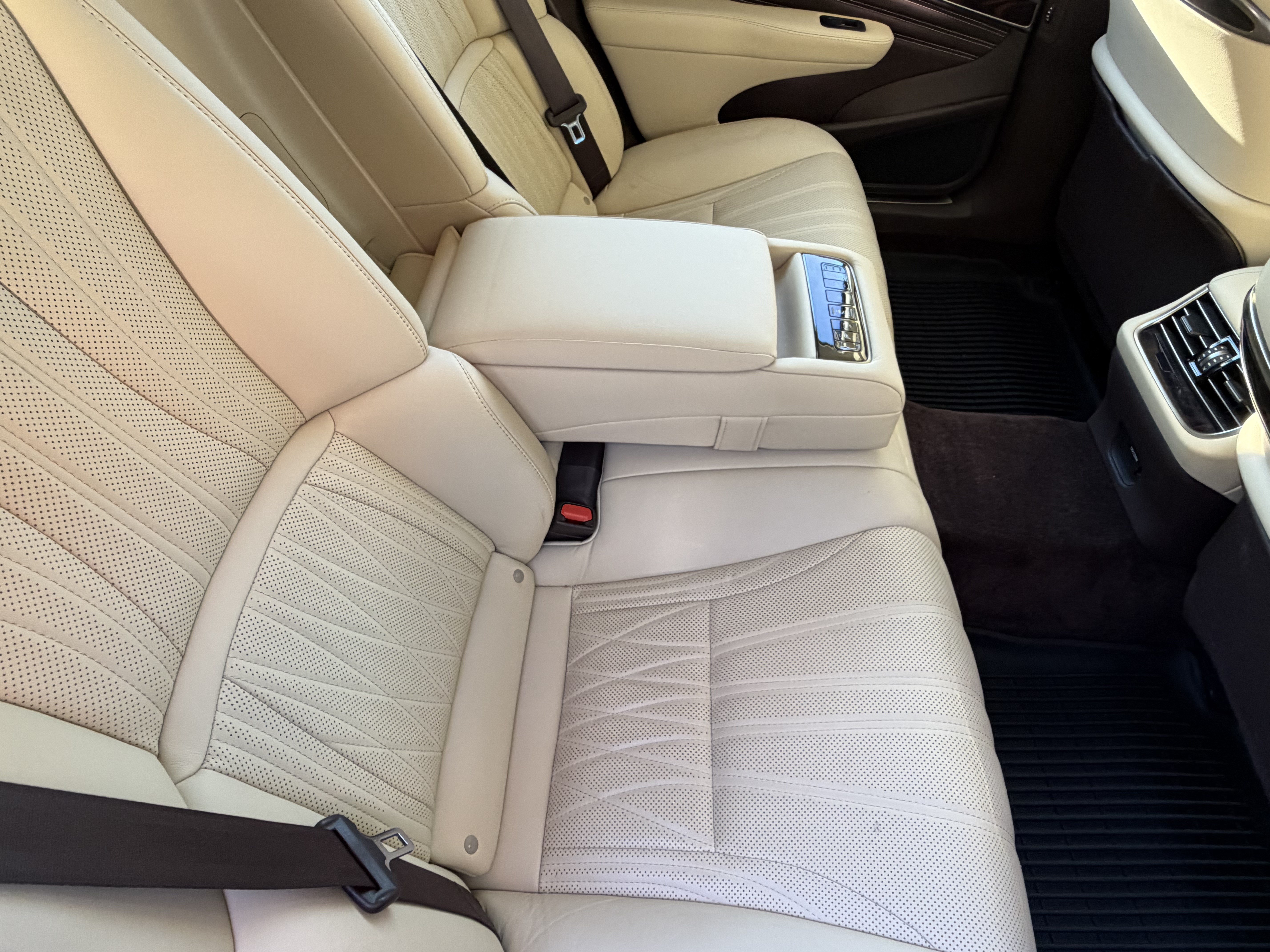 Used 2019 Lexus LS 500 w/ Interior Upgrade Package RWD image 41